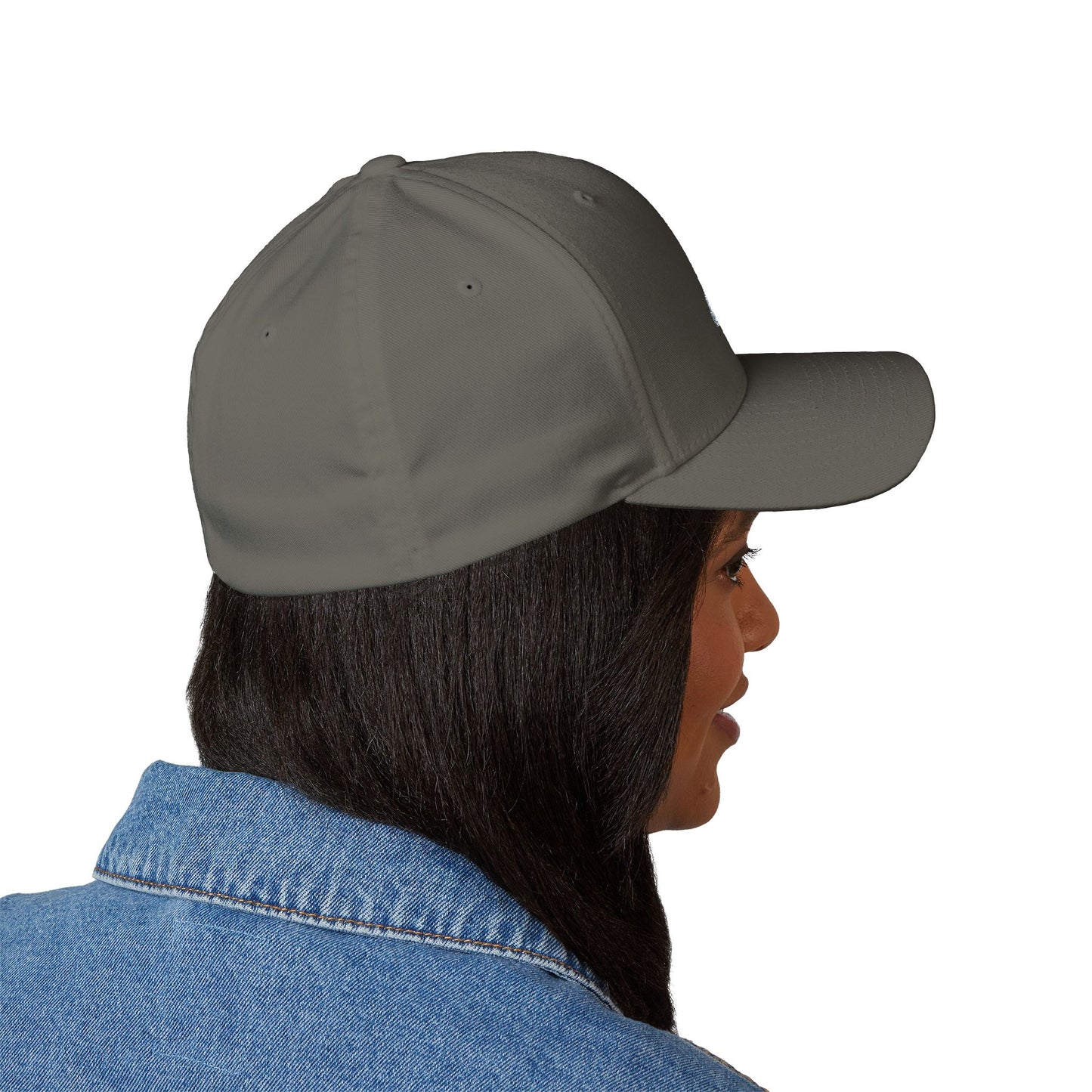 Logo's Embroidered Cap with Star Design, Fashionable Hat for Outdoor Activities, Gift for Friends, Stylish Accessory