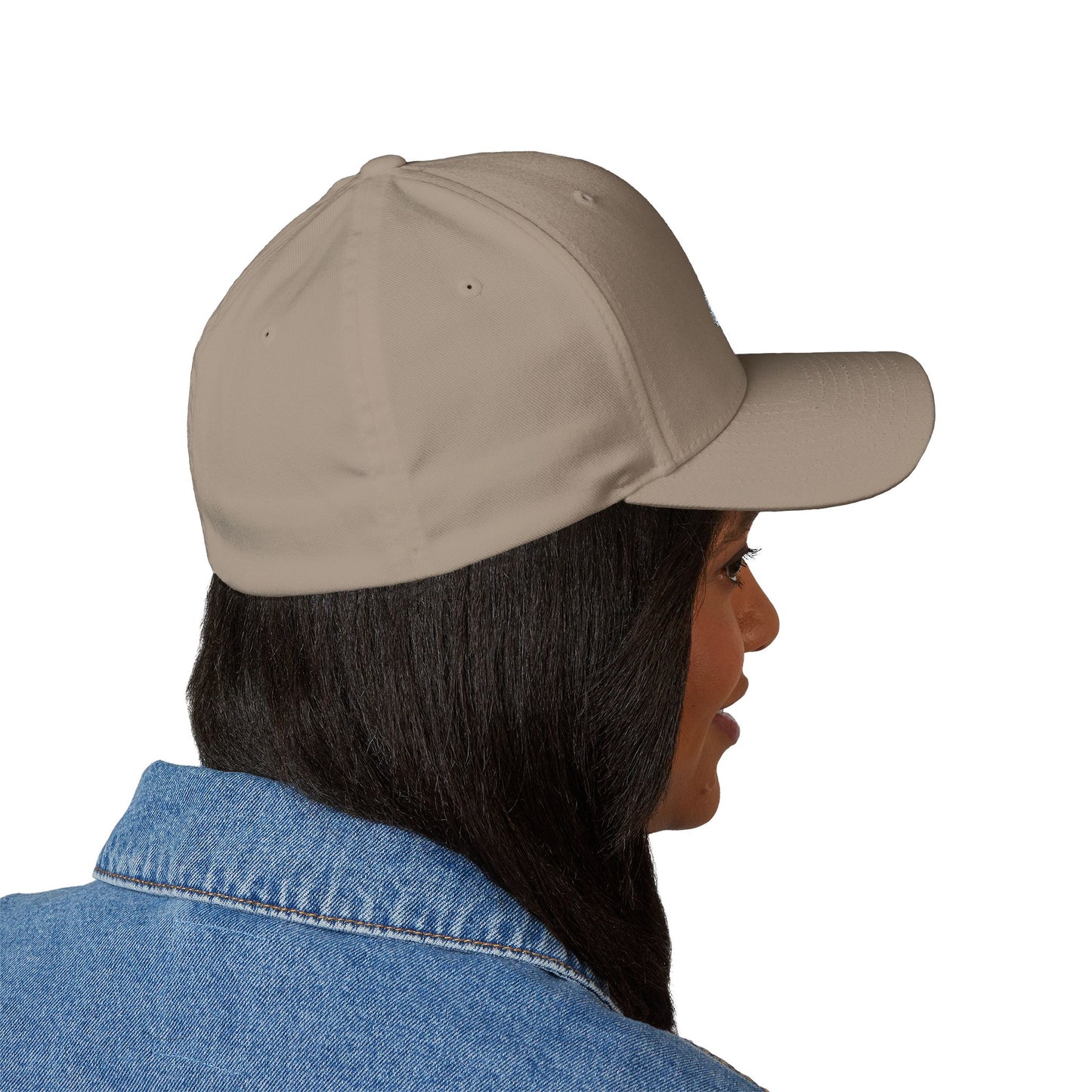 Logo's Embroidered Cap with Star Design, Fashionable Hat for Outdoor Activities, Gift for Friends, Stylish Accessory