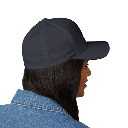 Logo's Embroidered Cap with Star Design, Fashionable Hat for Outdoor Activities, Gift for Friends, Stylish Accessory